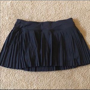 Like New Lululemon Black Pleated Skirt